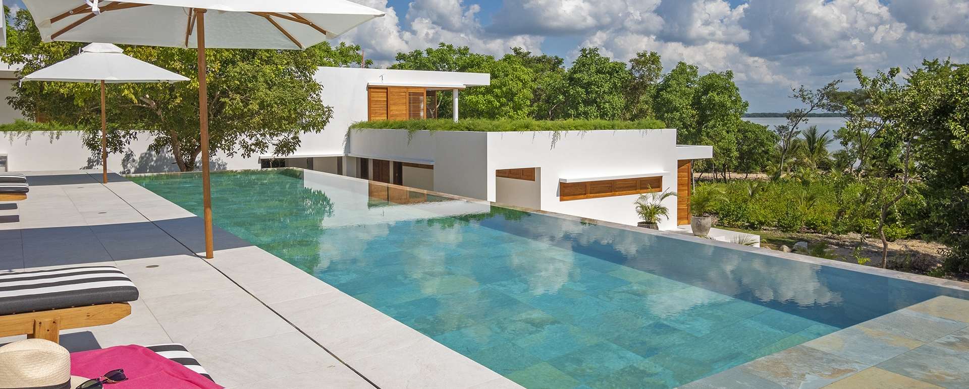 Poolside - Casa Letty 
