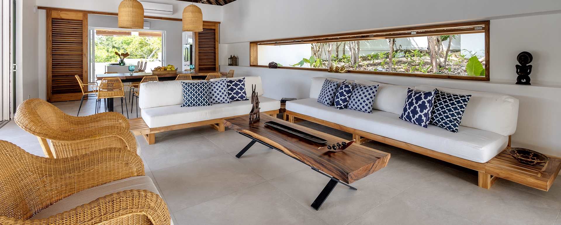 Indoor Lounge - Casa Letty 