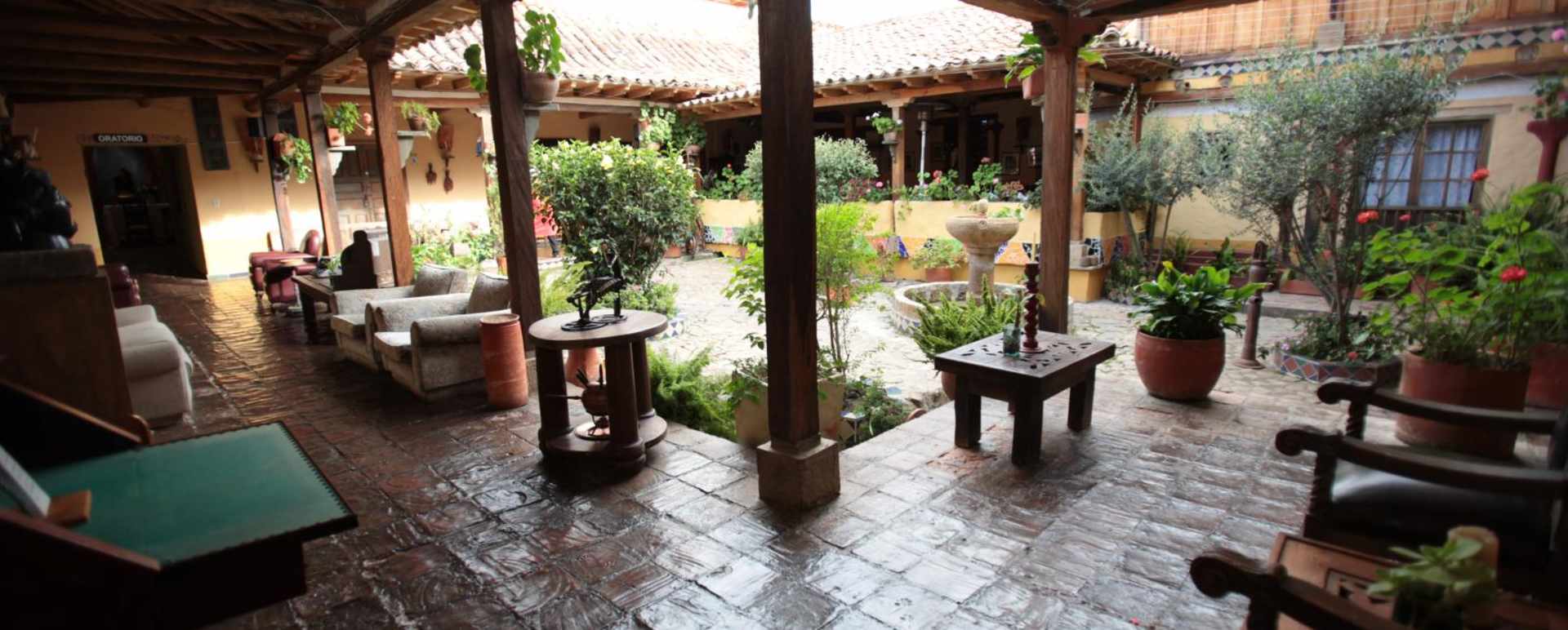 Interior courtyard - Posada De San Antonio