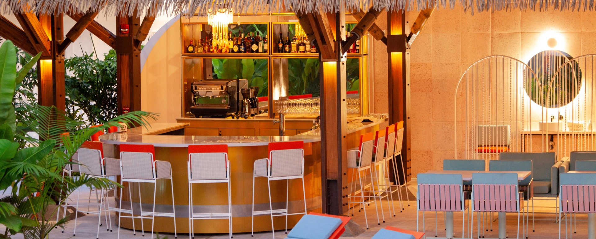 Poolside bar - Aguas Claras 