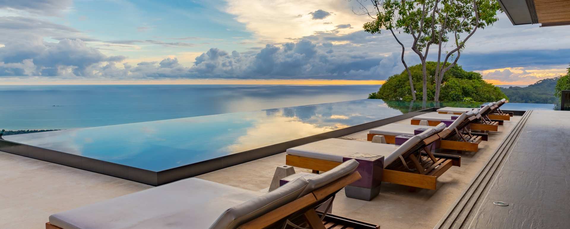 Infinity Pool - Kura Design Villas