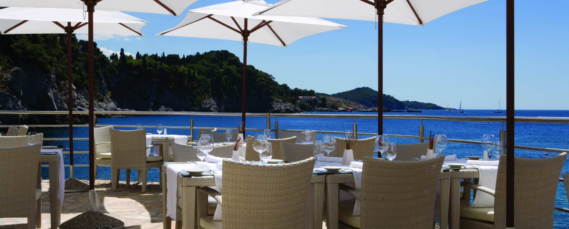 Nevera beach bar 