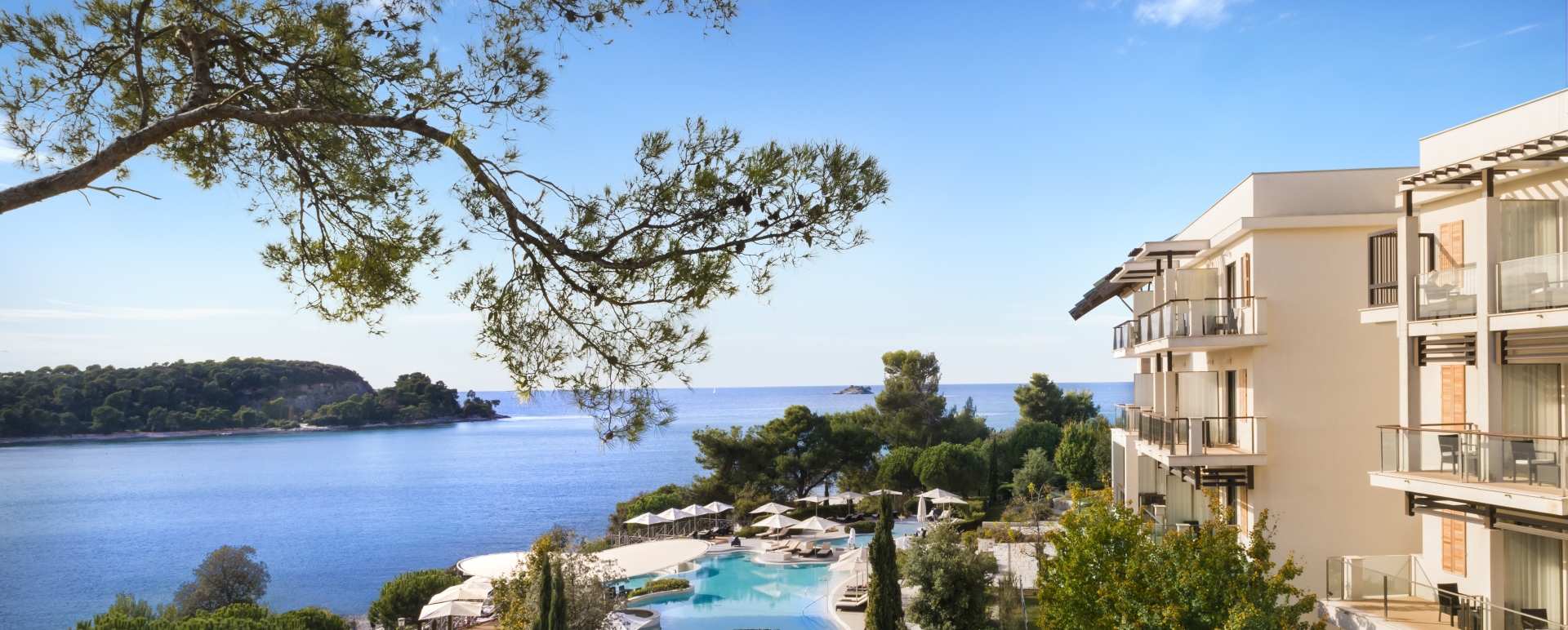 Pool and beach - Monte Mulini