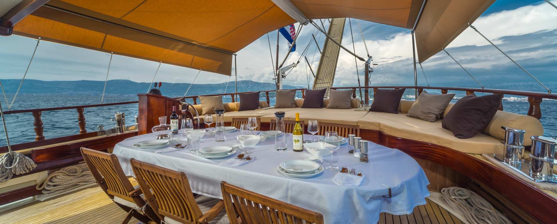 Dining - Private Gulet Croatia