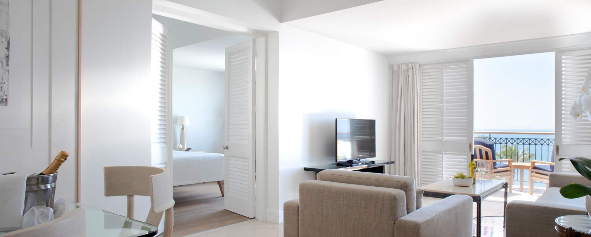 Deluxe One Bedroom Suite 