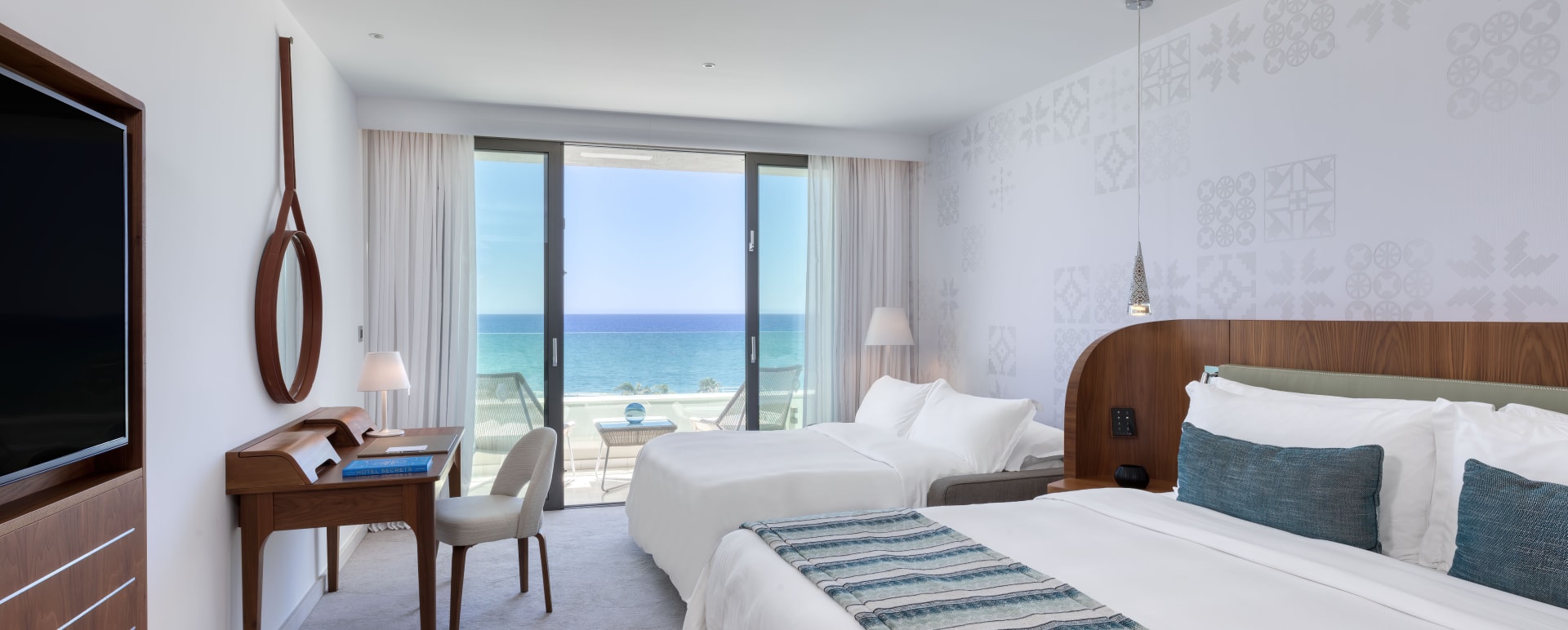  Deluxe Sea View - Bedroom 