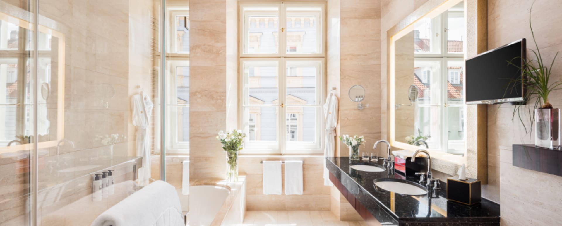Mandarin Oriental Prague - bathroom 
