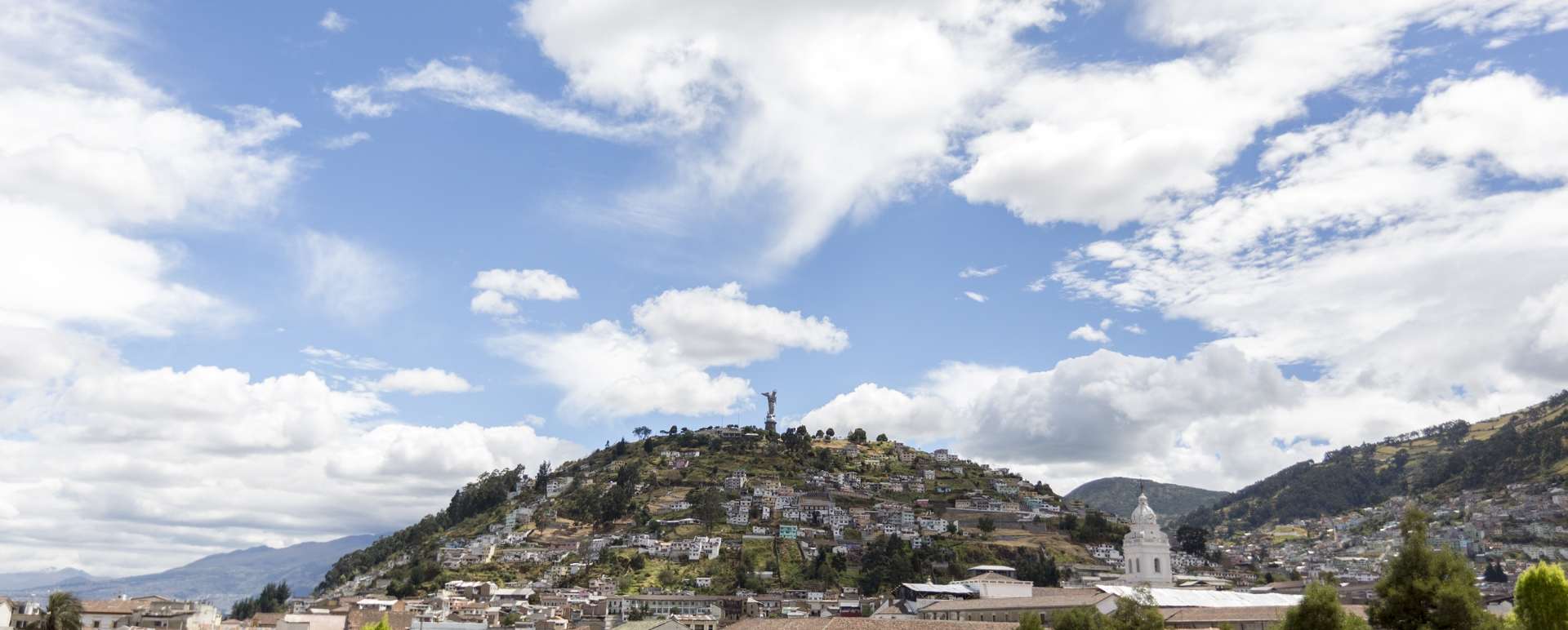 Panecillo Hill views - Illa Experience Hotel