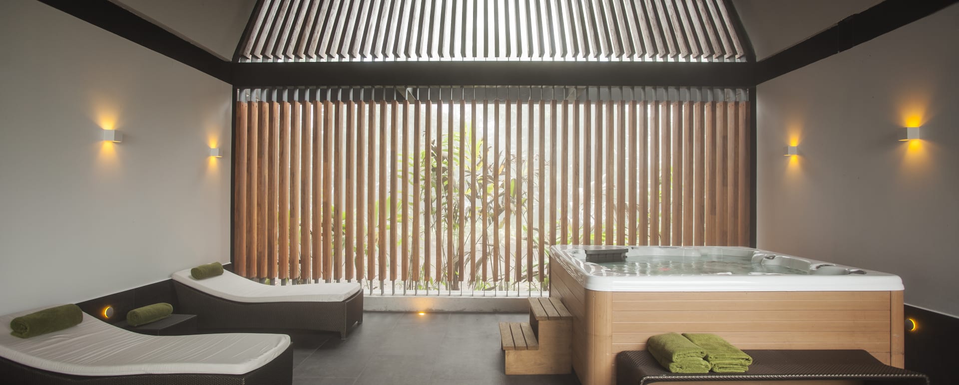Jacuzzi- 