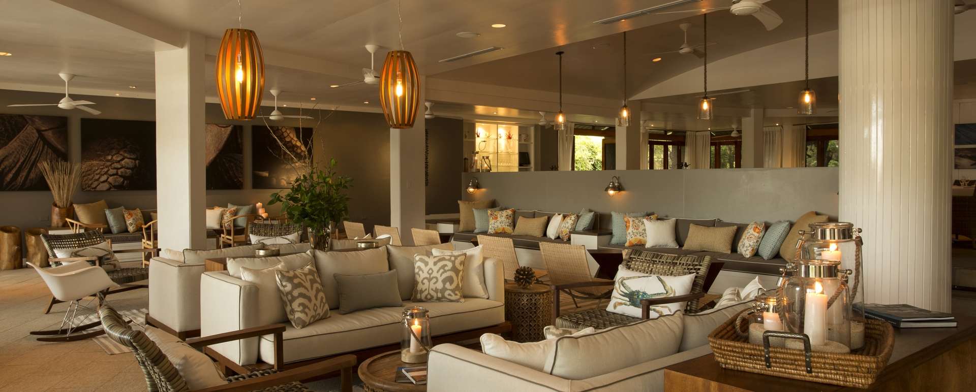 Finch Bay Lounge