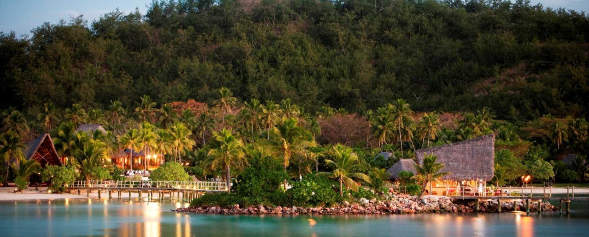 Beachfront Bures - Likuliku Lagoon Resort