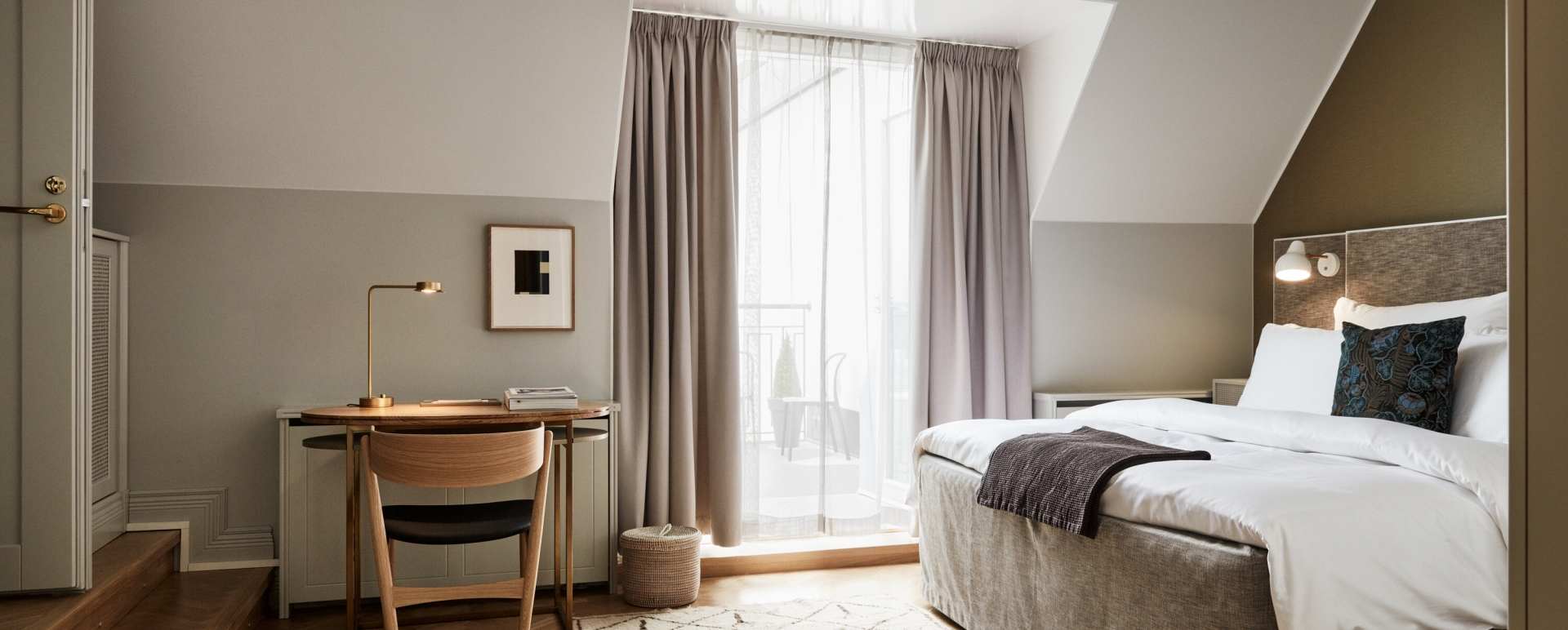 Atelier Room with Balcony 