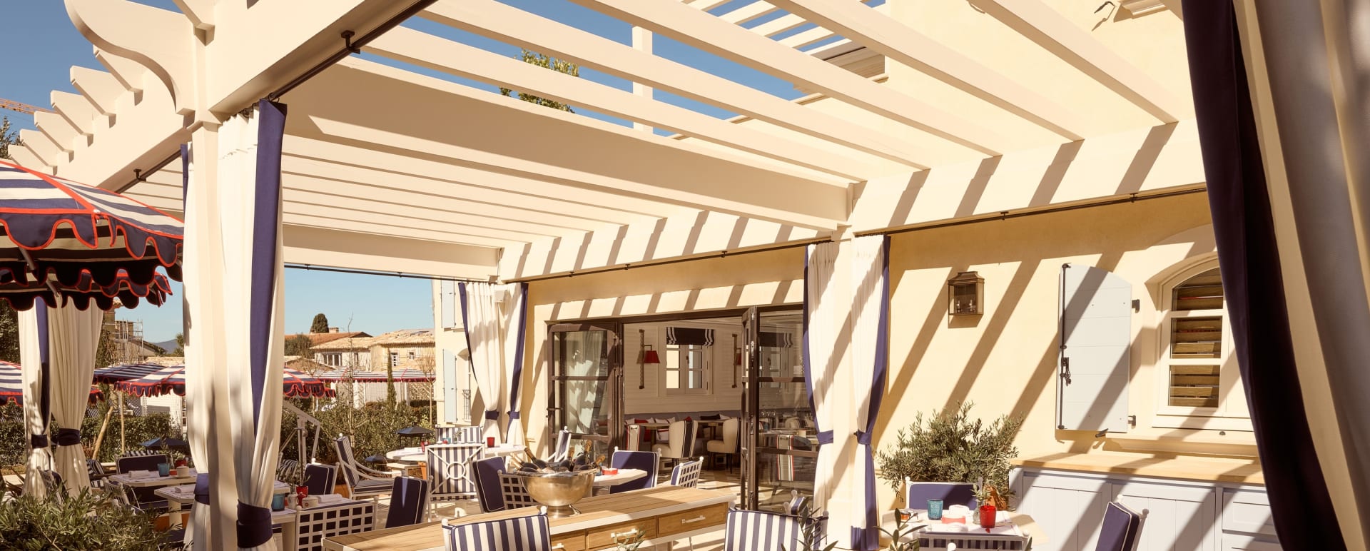 AREV Terrace Dining 