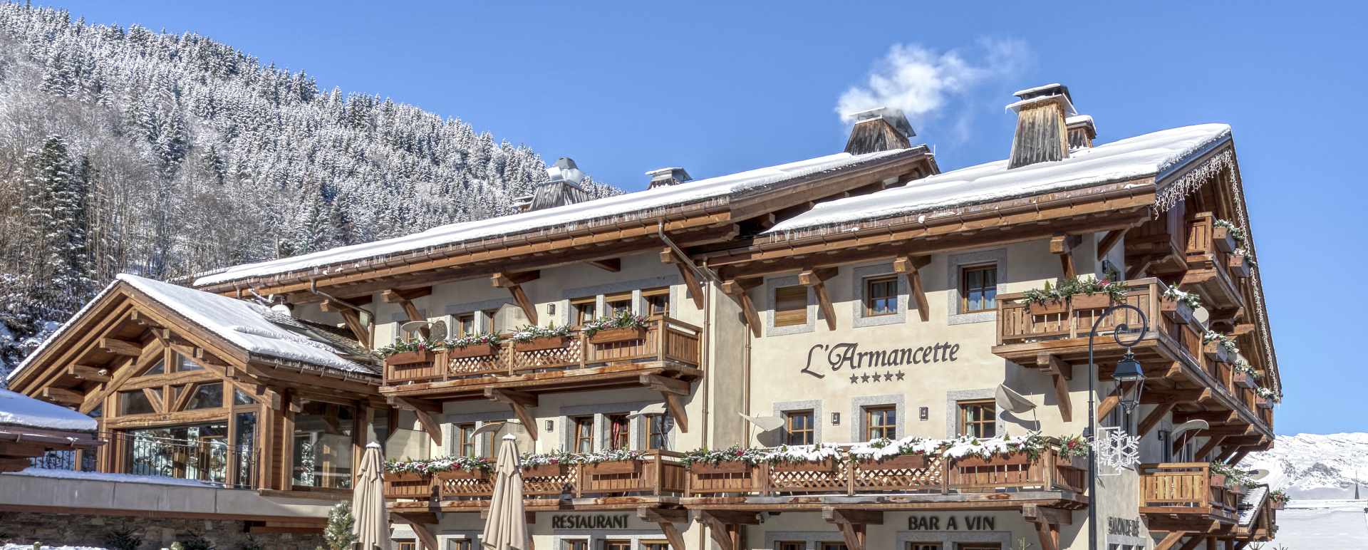 Facade Hotel Hiver  
