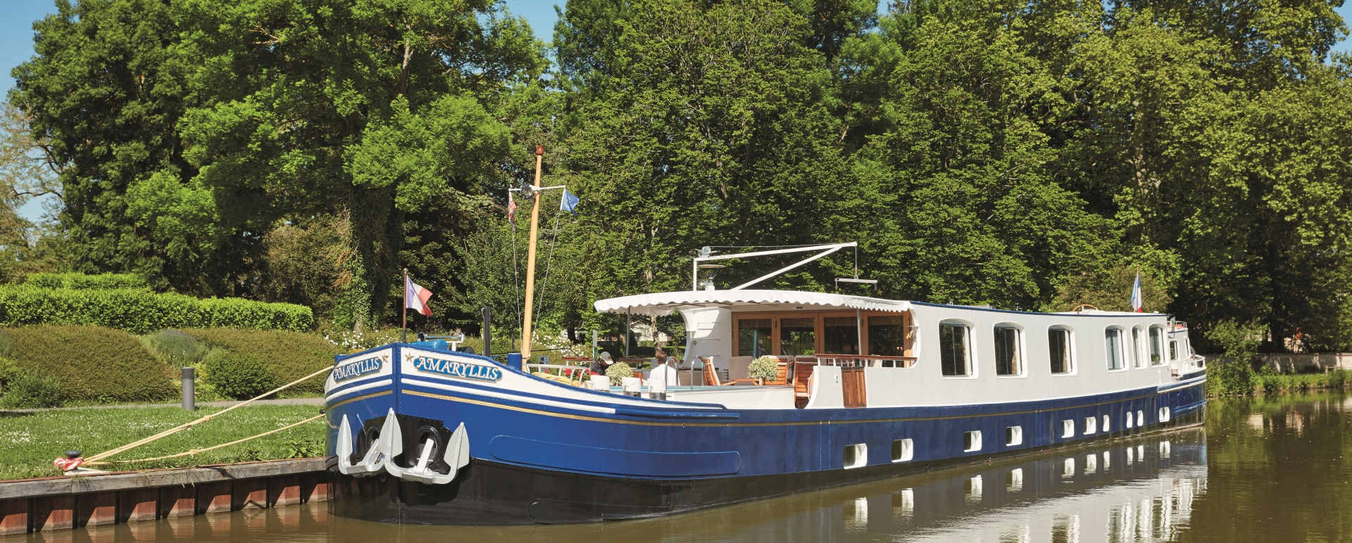 Amaryllis - Belmnond Afloat in France 