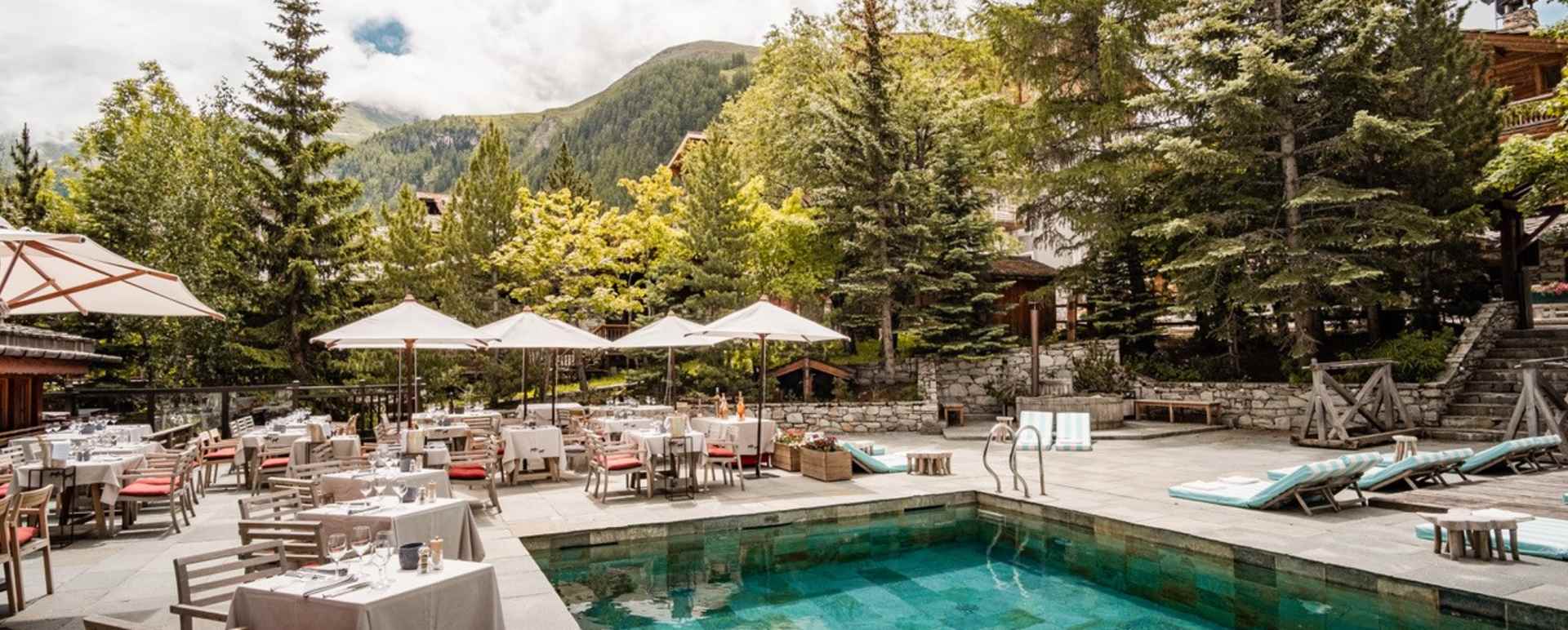 Pool terrace 