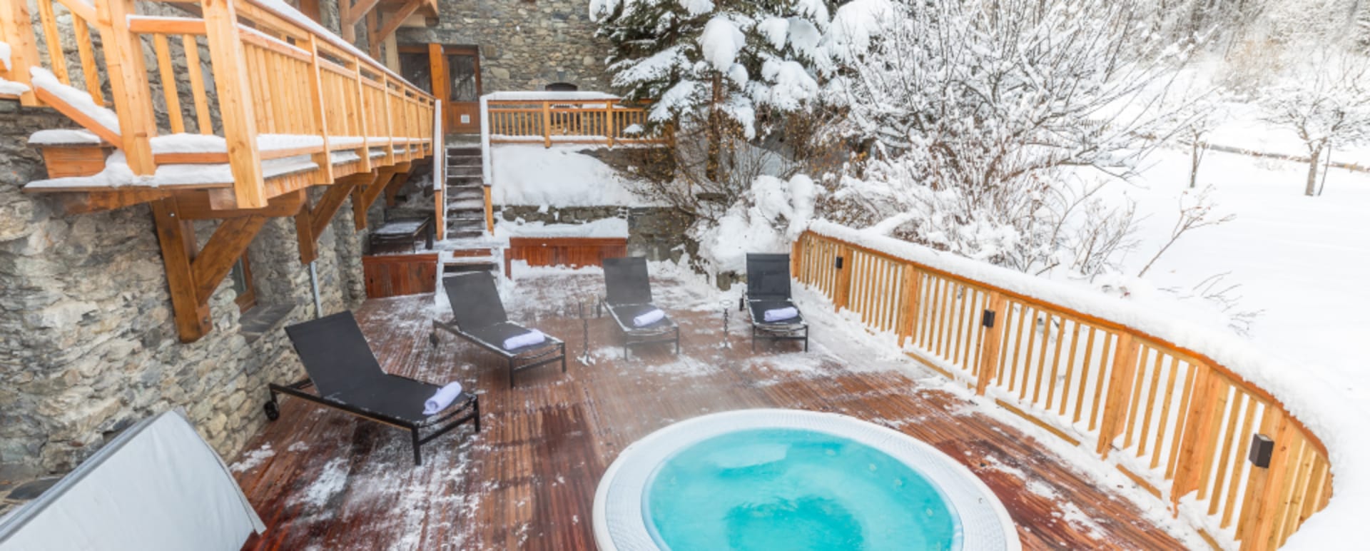 Hot tub 