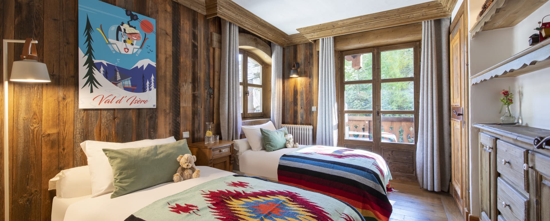 Twin Bedroom 