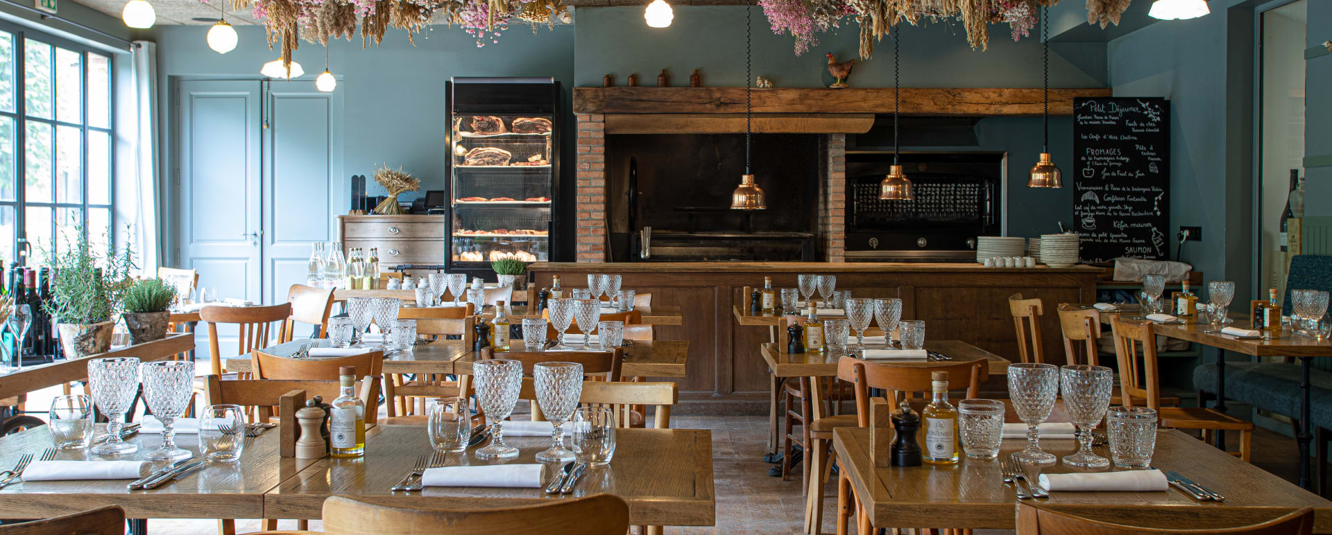 REstaurant inside 