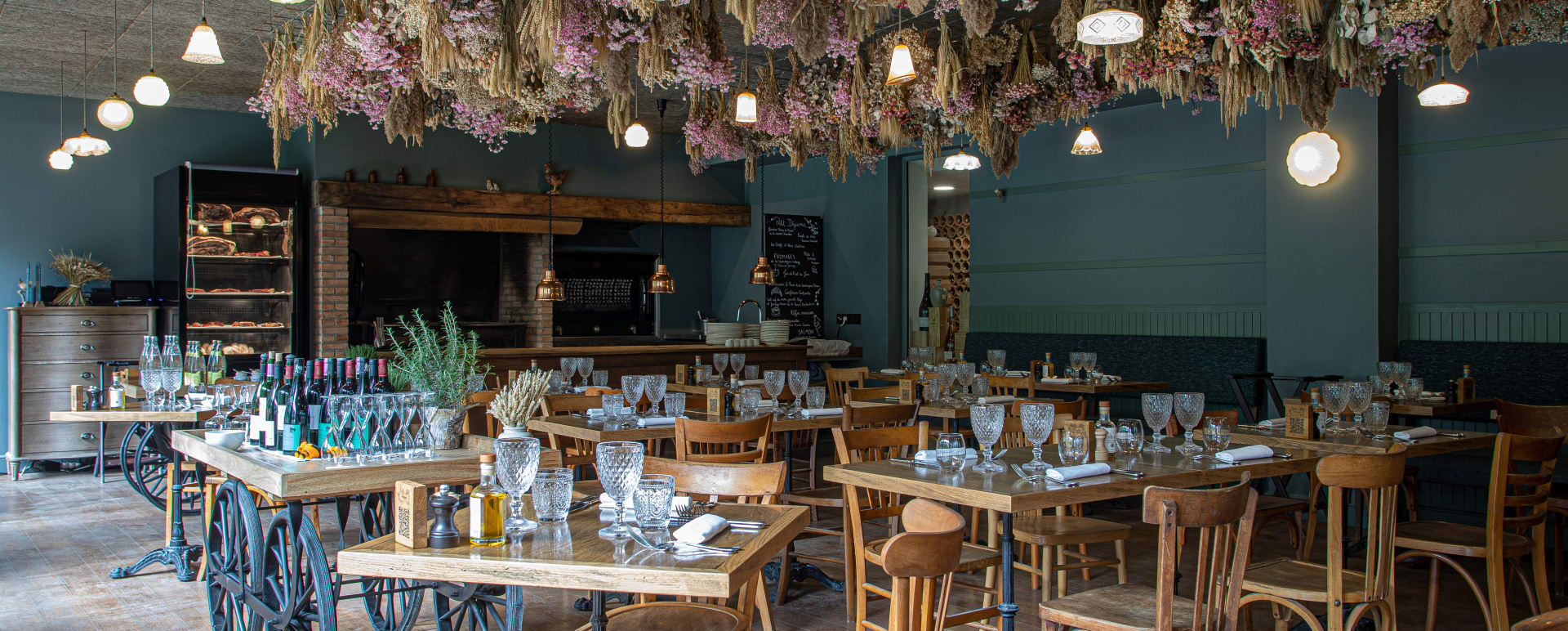 Restaurant inside 2 