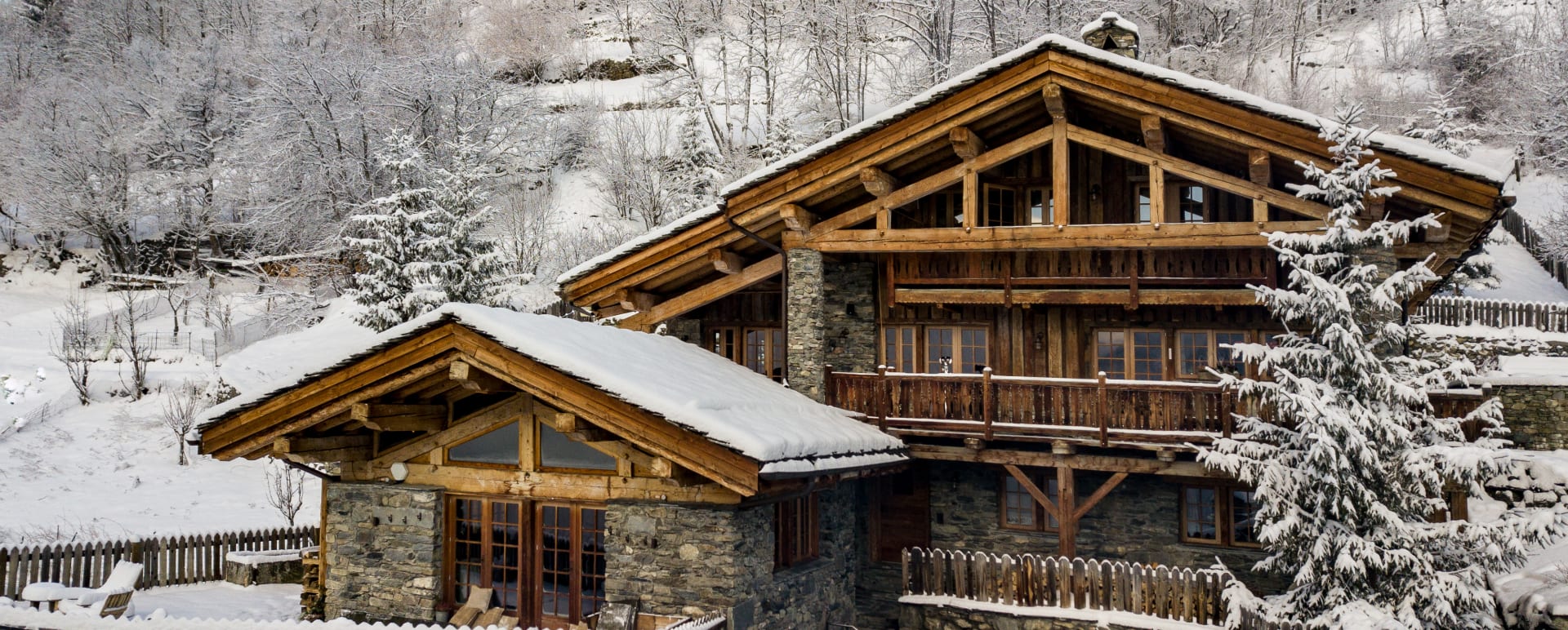 ElevenChaletPelerinExterior 