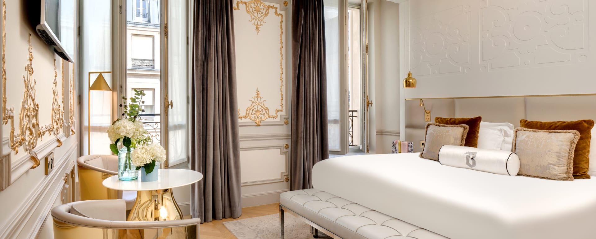 Golden Room 