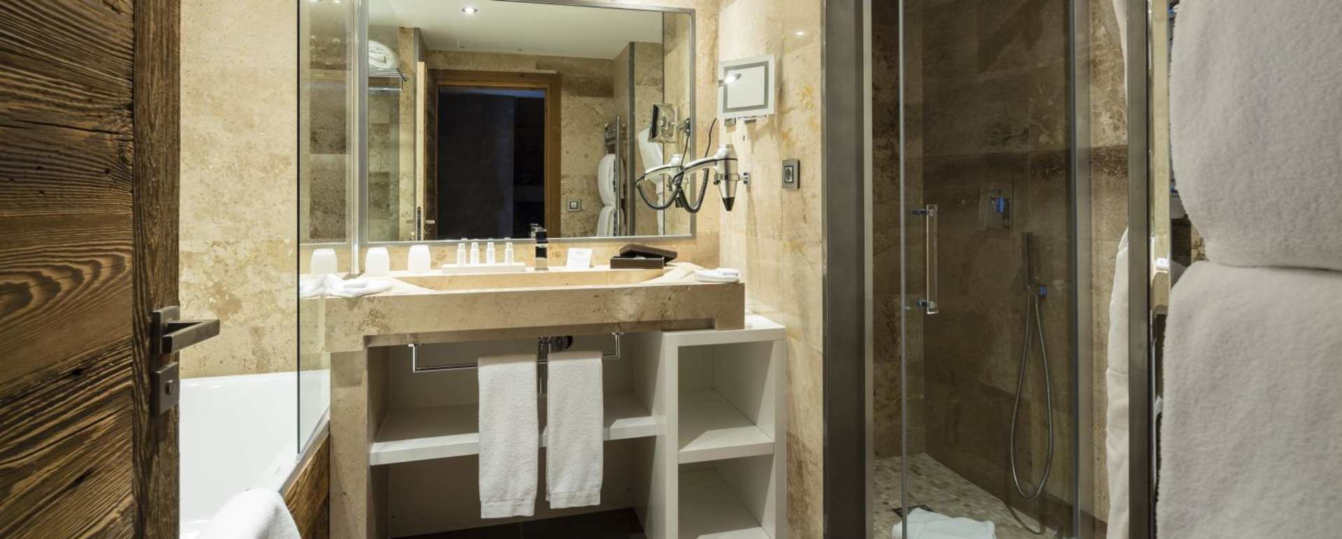 Bathroom - Koh-I Nor