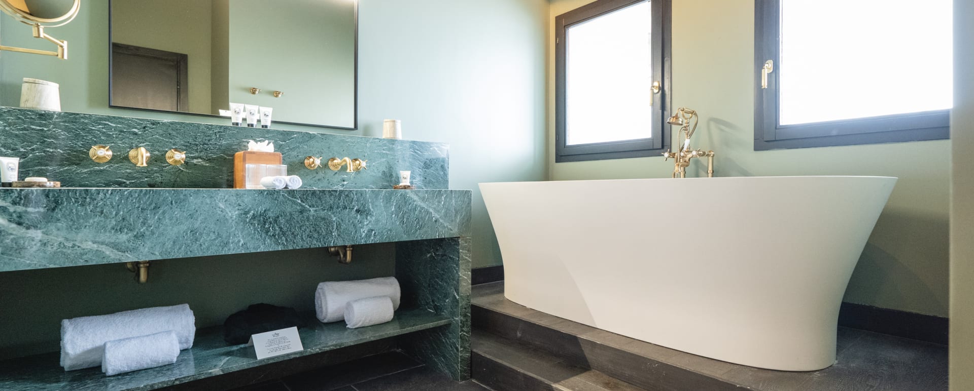 Suite Bathroom 