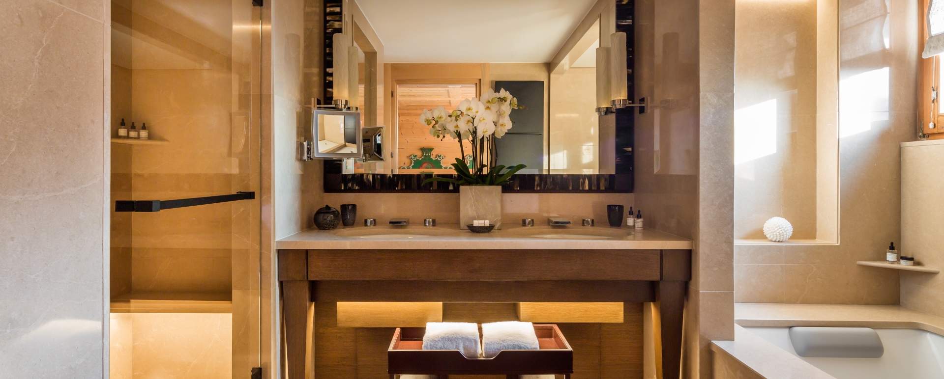 Chalet Alice - Gentiane Room Bathroom 