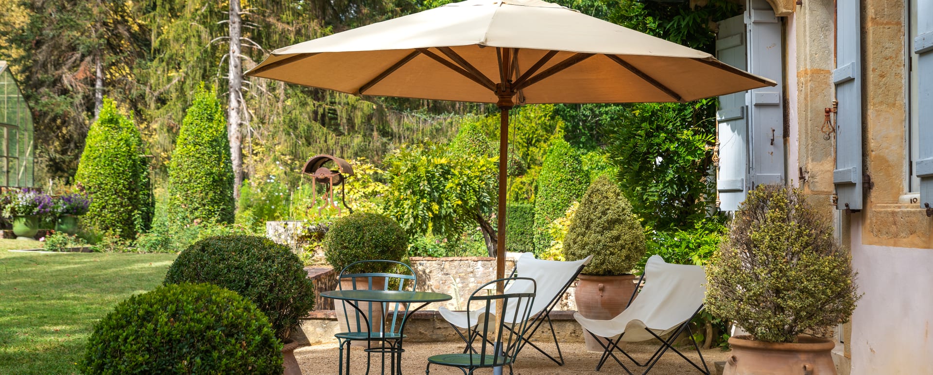 lespresdeugenie outside terrace 