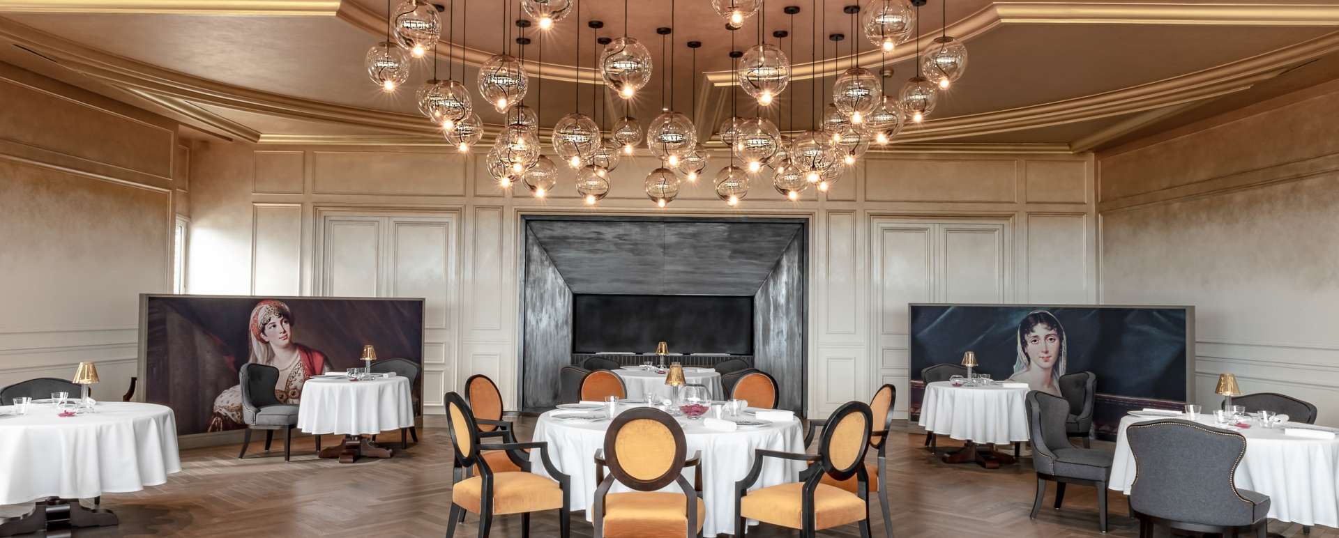 Le Royal Restaurant - Royal Champagne Hotel 