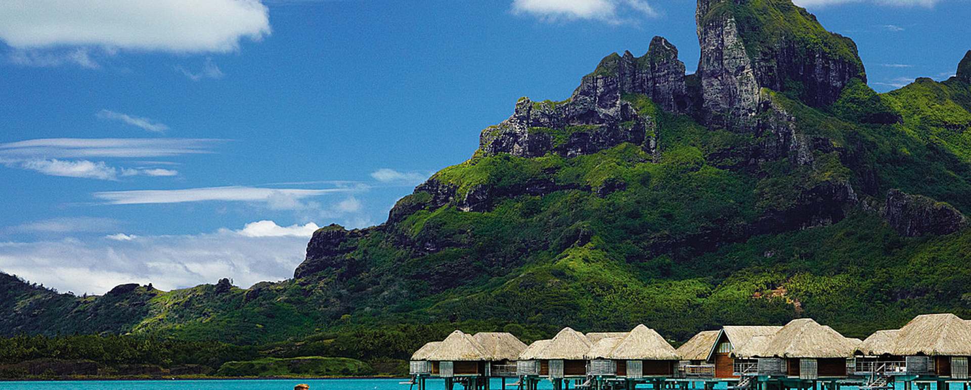 Paddleboarding - Four Seasons Resort Bora Bora
