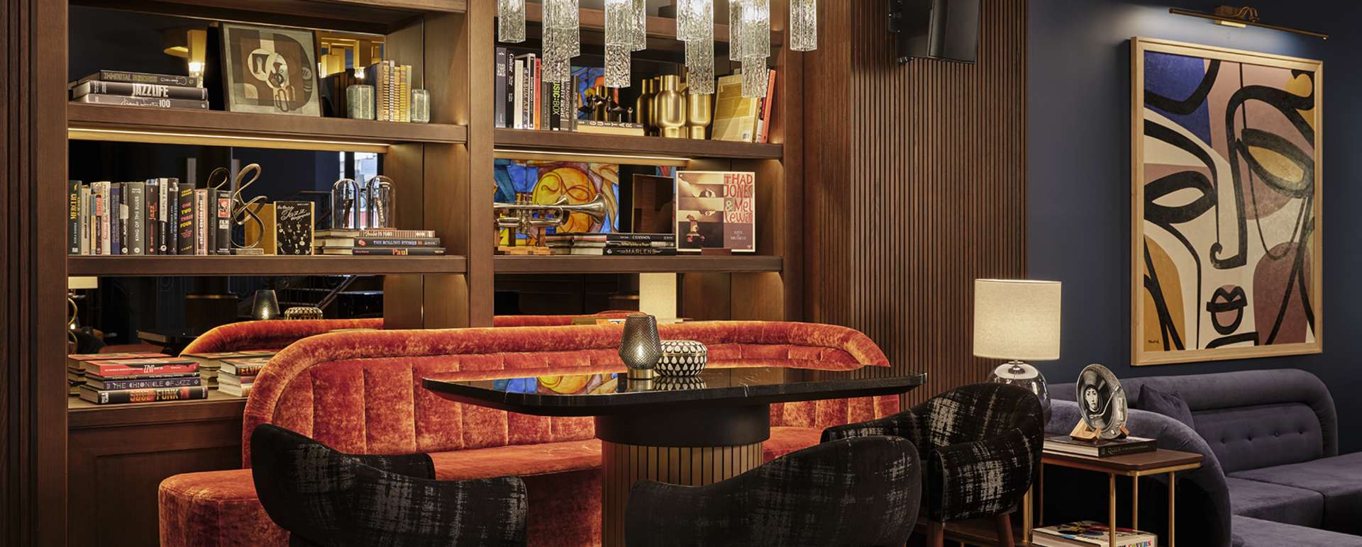 bar area 