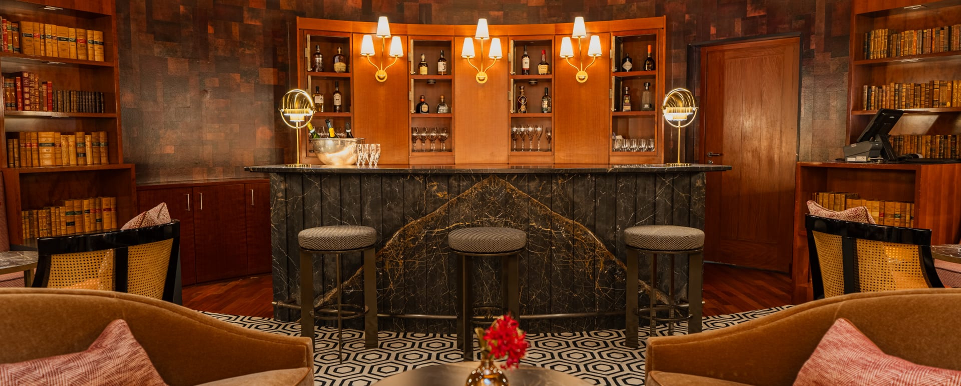 The Circle bar  
