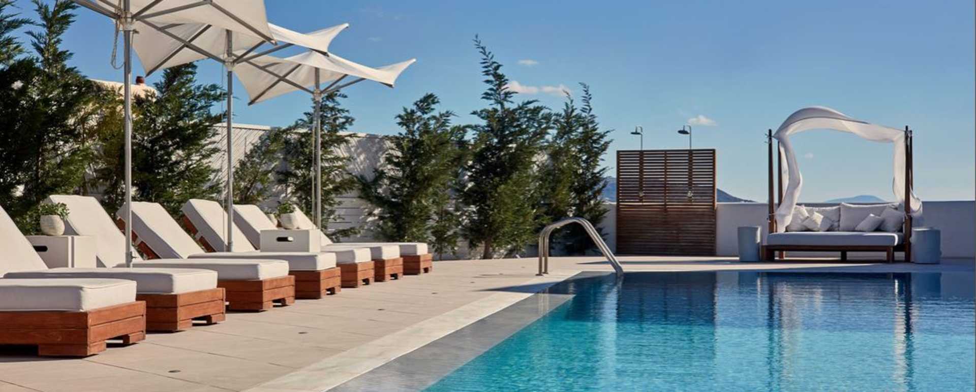 18 Grapes - Outside Pool Area 
