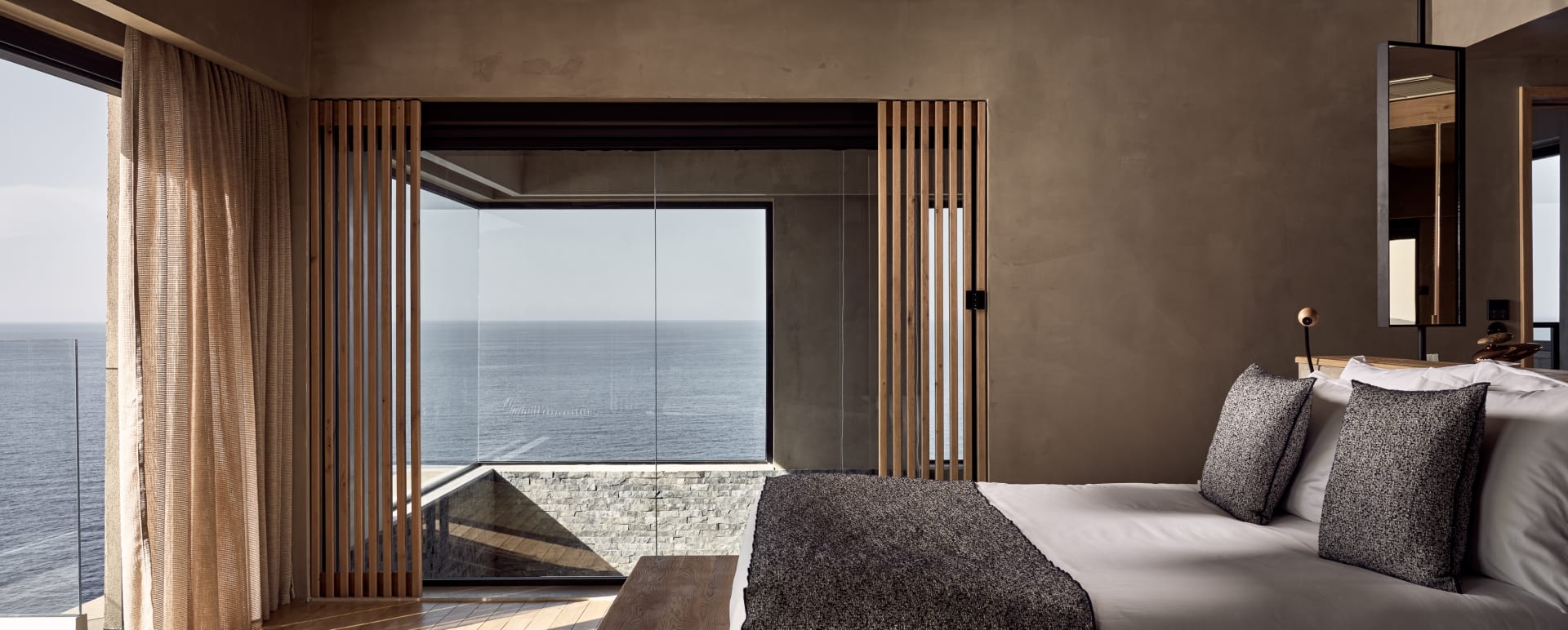 Acrotera bedroom  