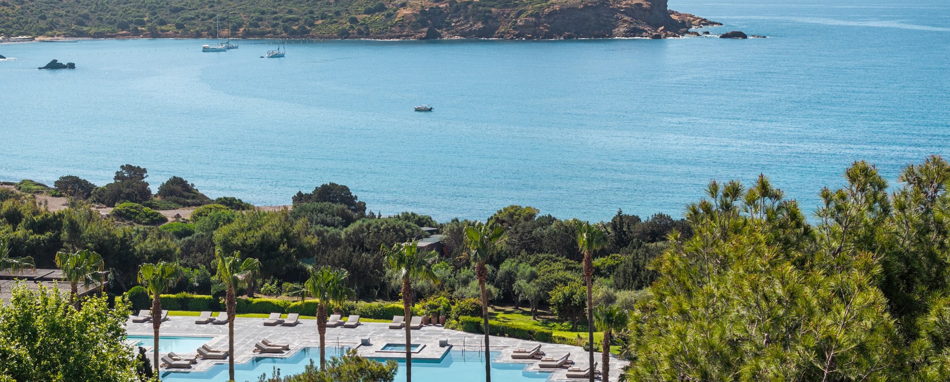 Poolscape with the view 