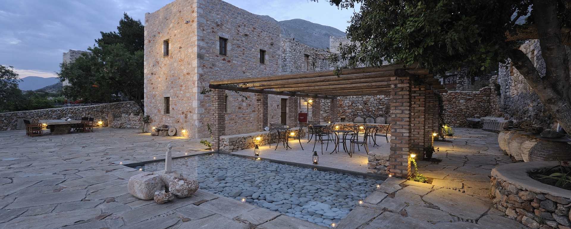 Exterior at dusk - Citta dei Nicliani
