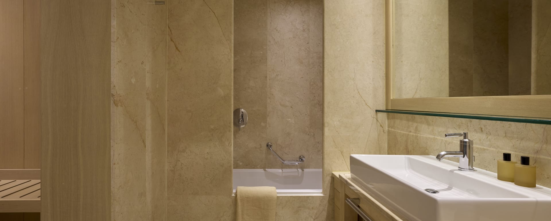 DCVillaOneBedroomBathroom 