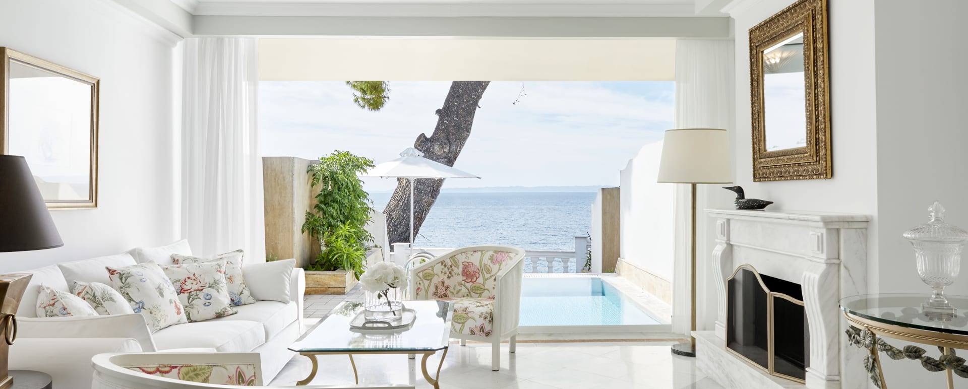 Executive Pool Suite 