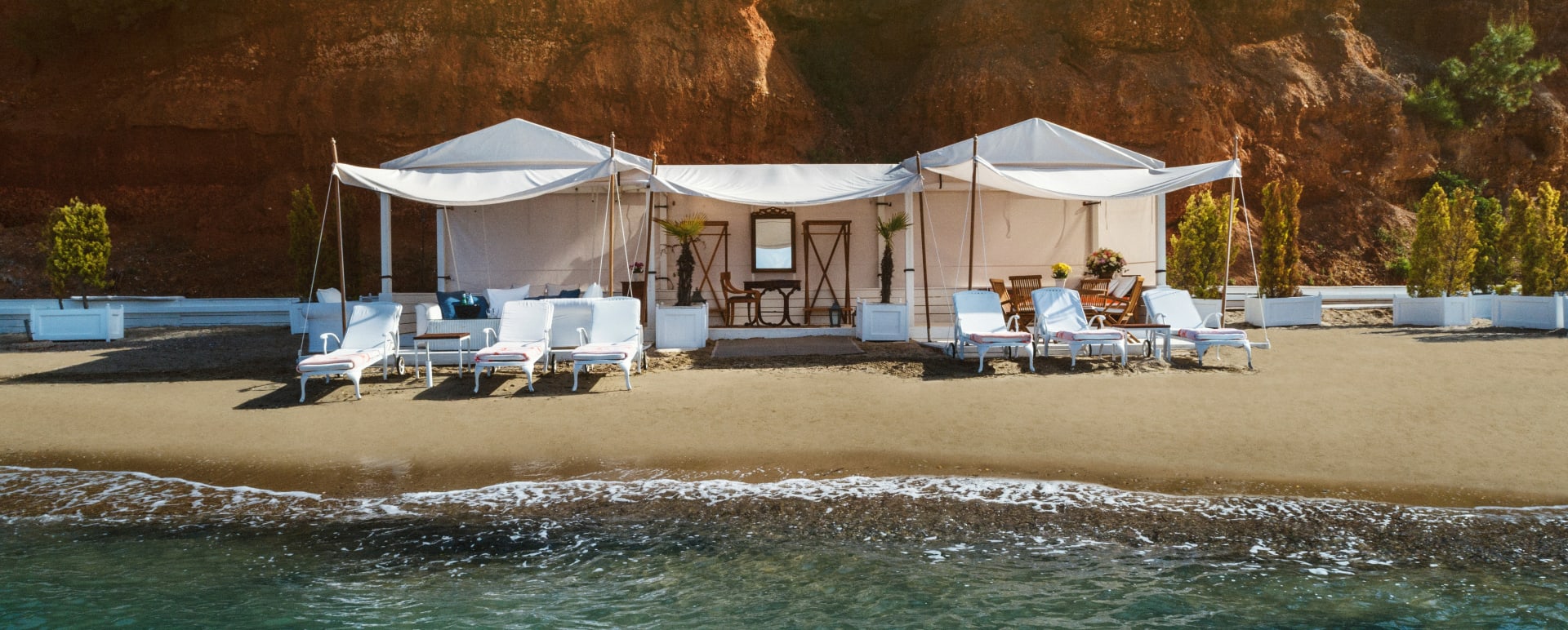 Royal Beach Cabana 