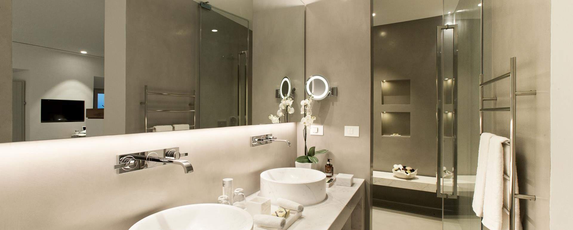 Suite bathroom - Grace Santorini 