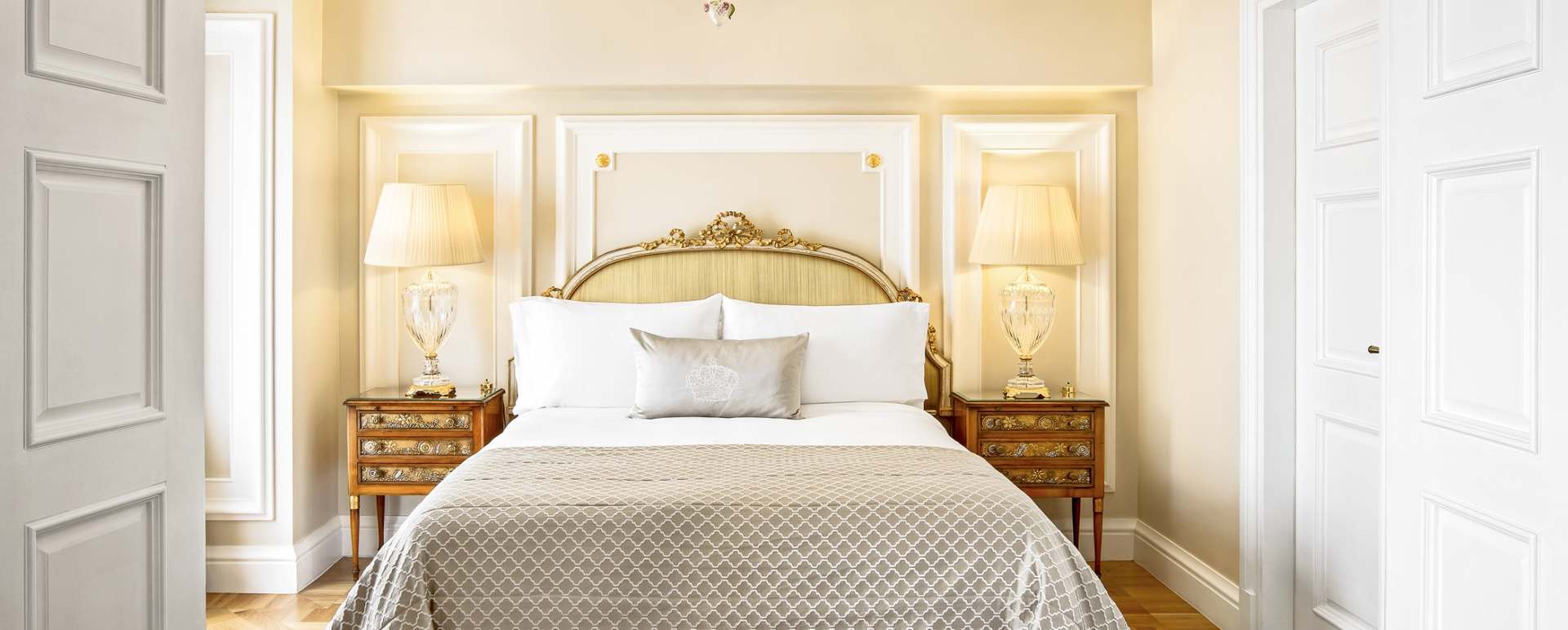 Executive Grand Suite Bedroom - King George Palace
