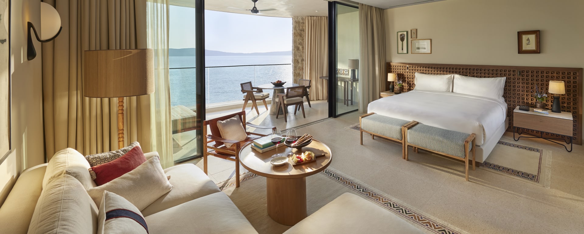 Deluxe Bay View Junior Suite Open Space 