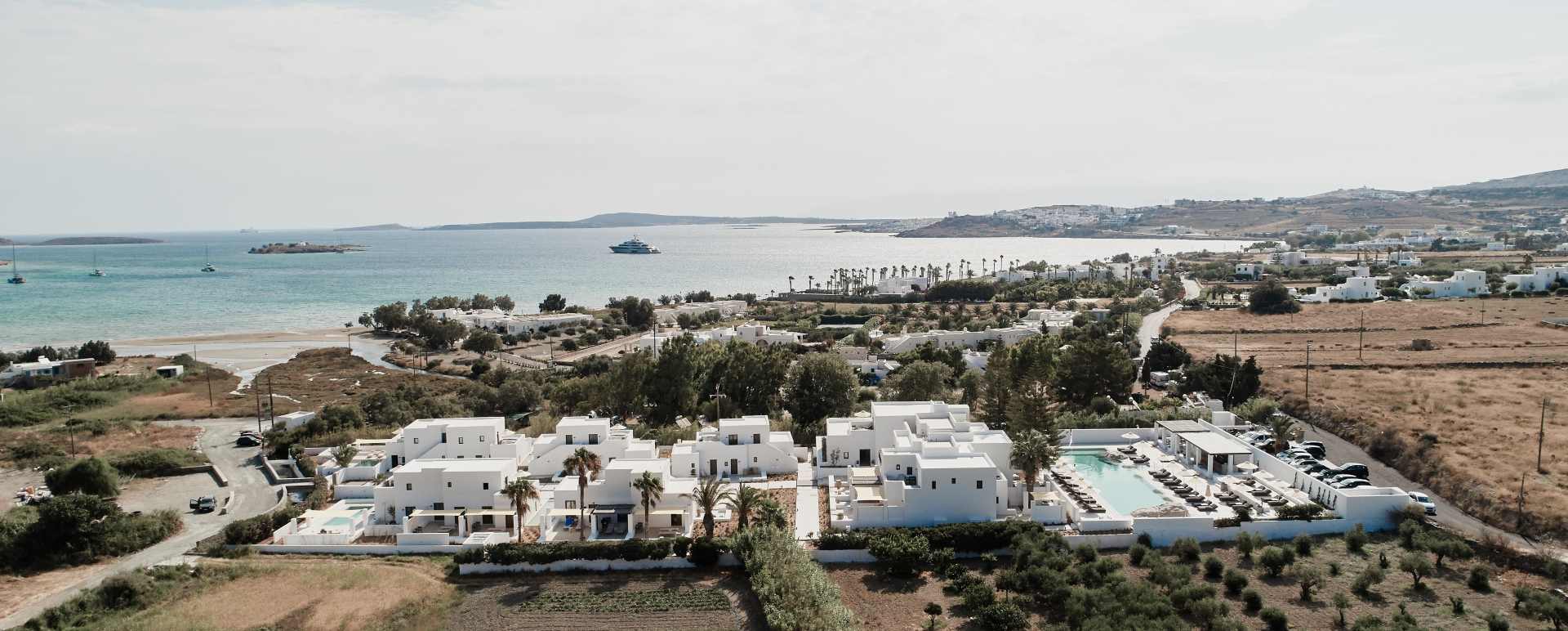 Parilios Exterior  