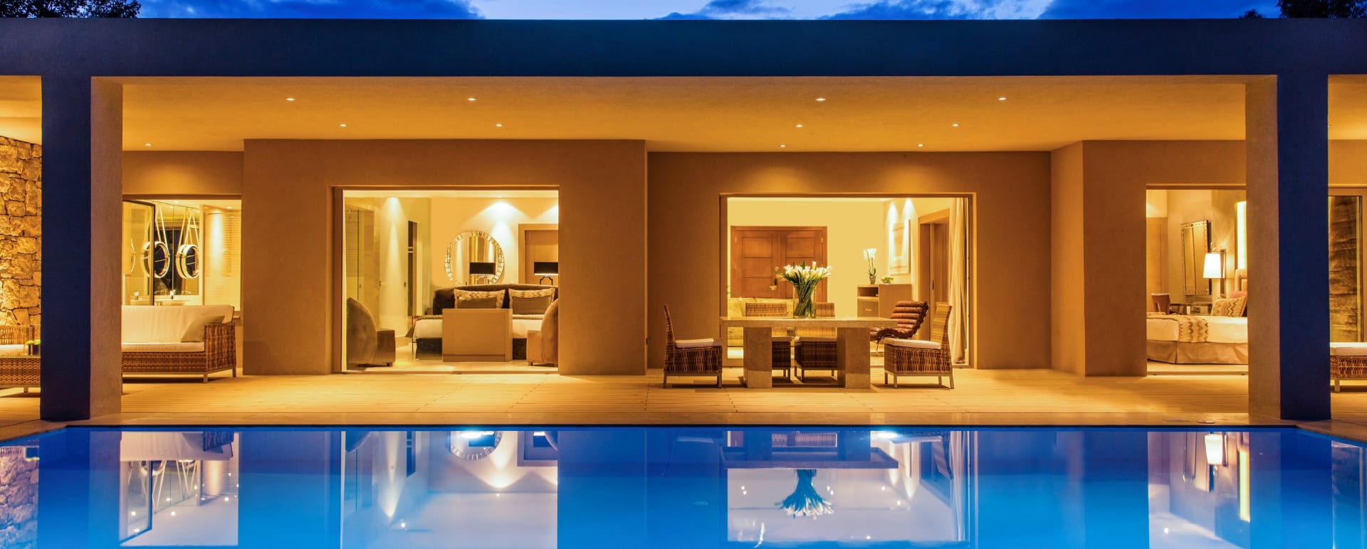 Three-Bedroom Deluxe Suite Private Pool Outside 