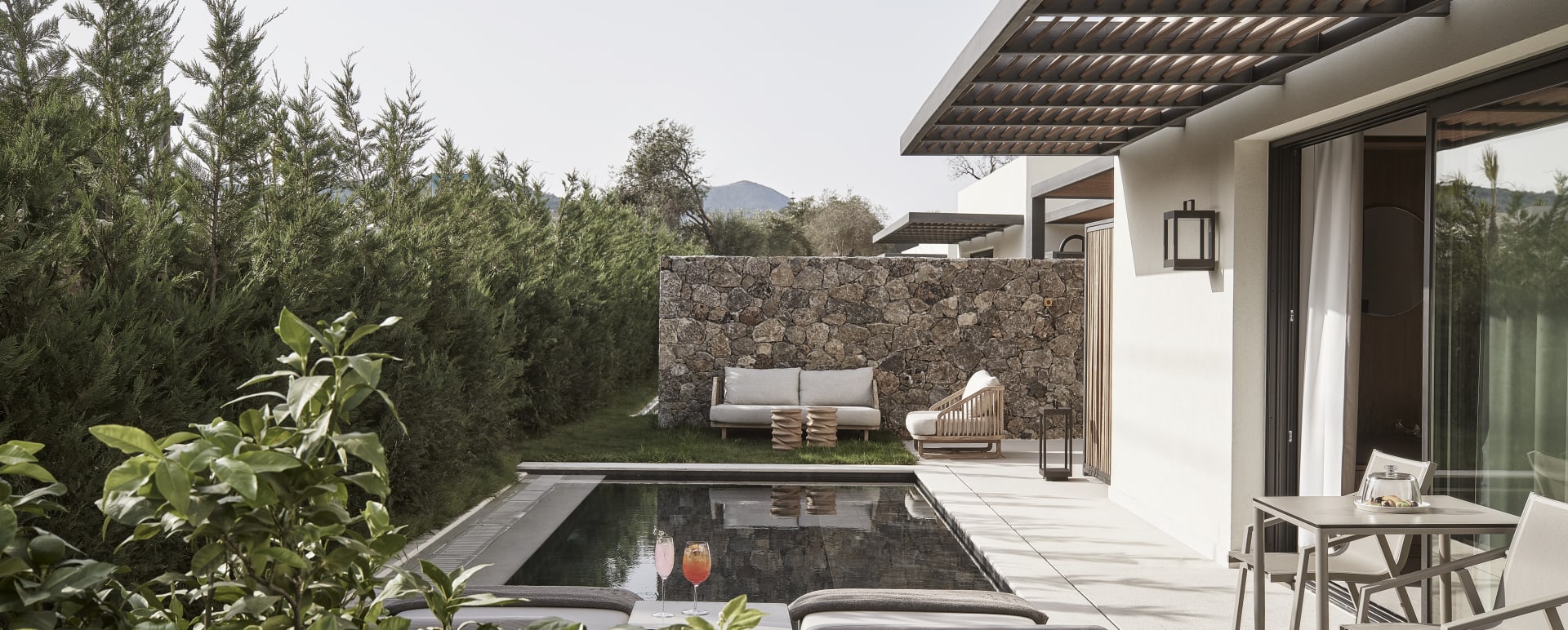 Majestic suite Pool 