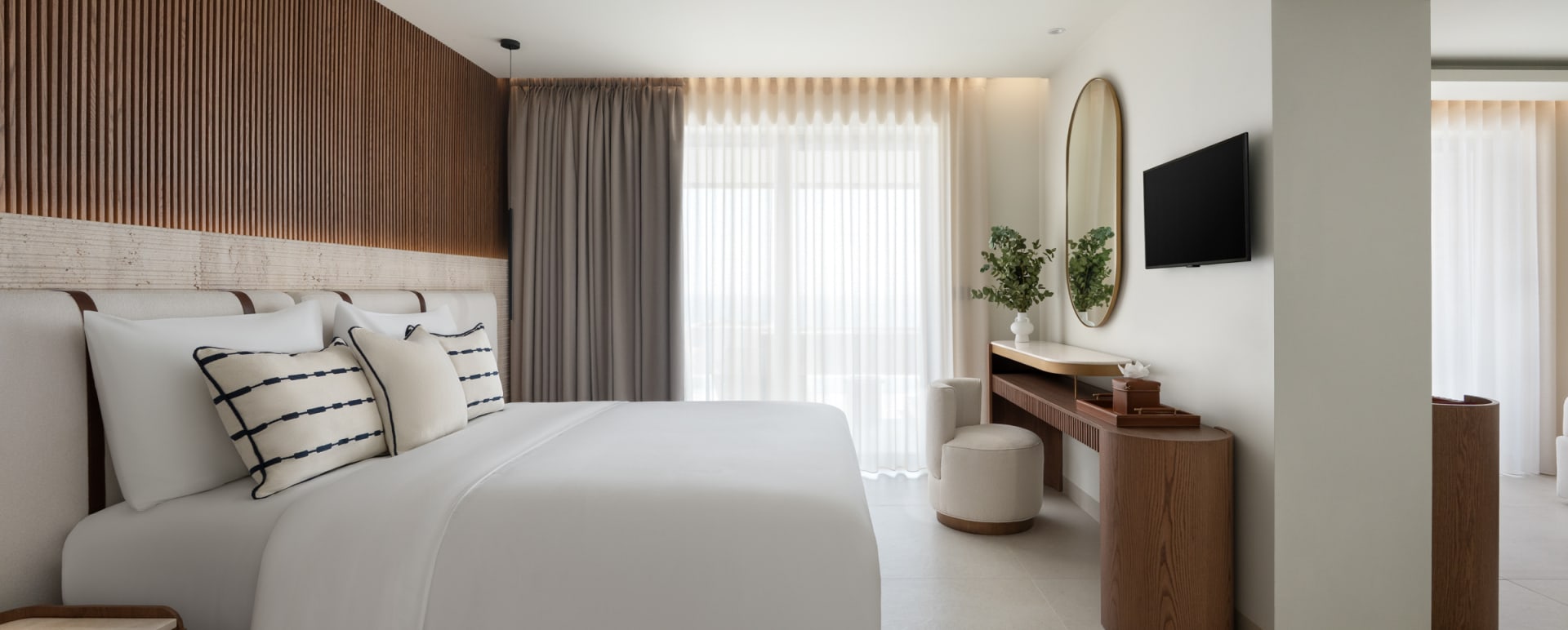 pool suite room 