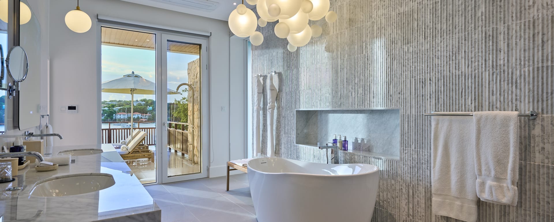 Suite bathroom 