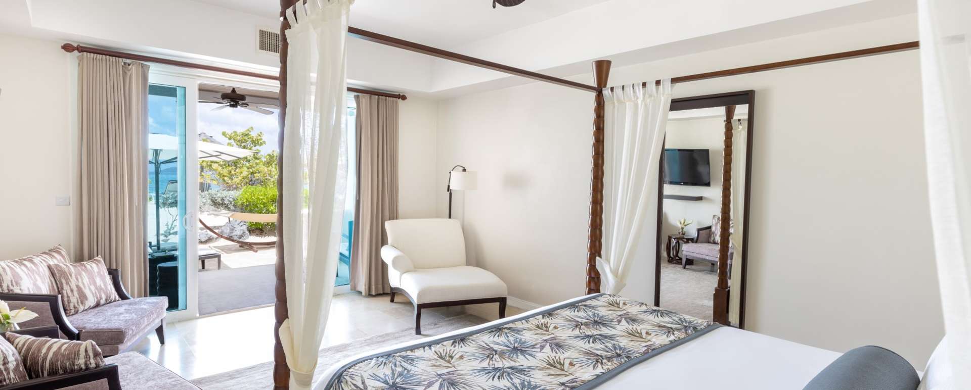 Royal Cinnamon and Saffron Beach Suites 